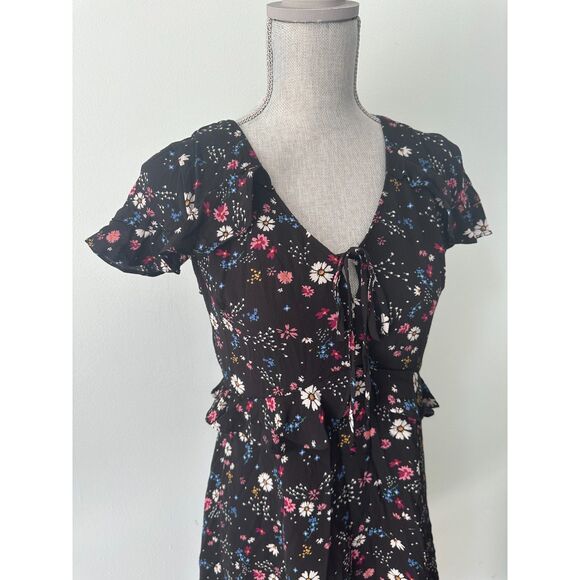 Xhilaration Black Ruffle Floral Short Sleeve Dress size M - Picture 4 of 10